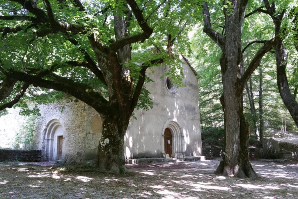 Villa La Lurette, Appartement Et Studio Saint-Étienne-les-Orgues Buitenkant foto